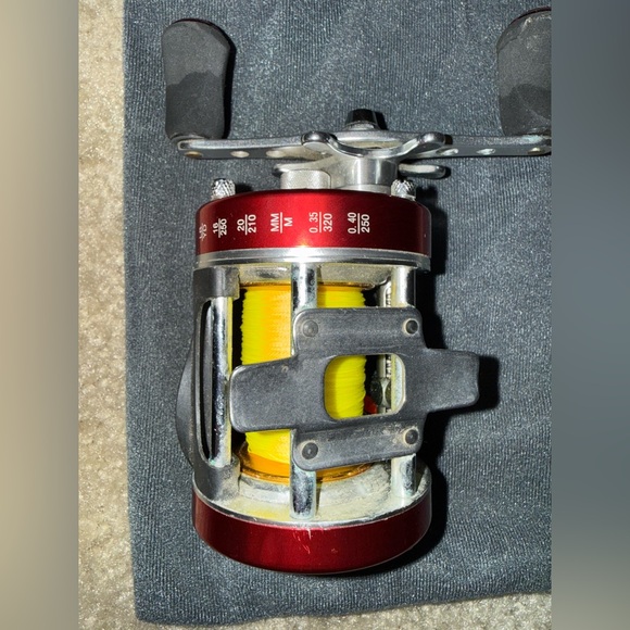 Red Baitcasting Reel - Picture 7 of 8